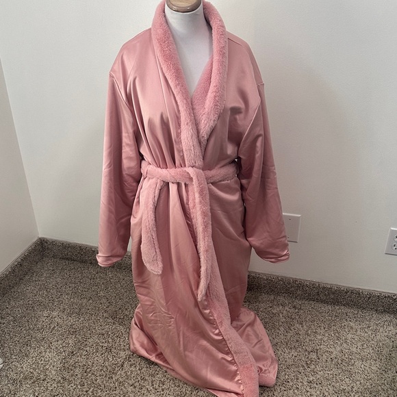 🦋 Minky Couture Plush & Satin Reversible Robe - Picture 1 of 5